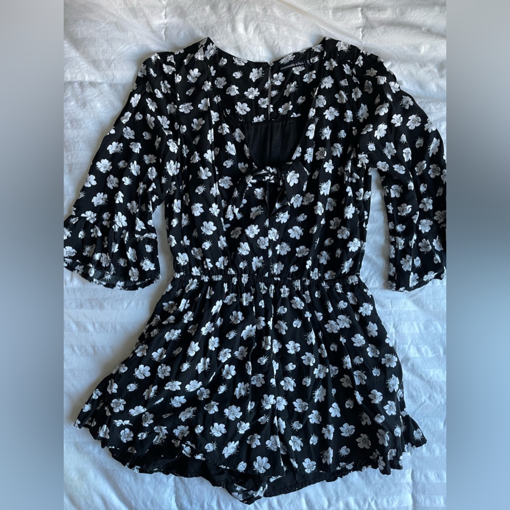 Abercrombie black and white floral romper